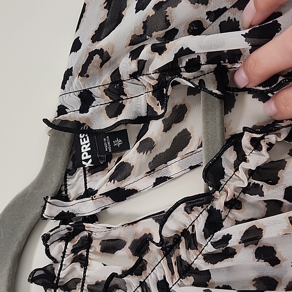 Express Pattern Shirt - Picture 3 of 3